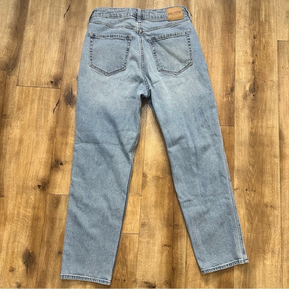Hollister Ultra High-Rise Faded Wash Mom Jeans Size 28 - Picture 6 of 12